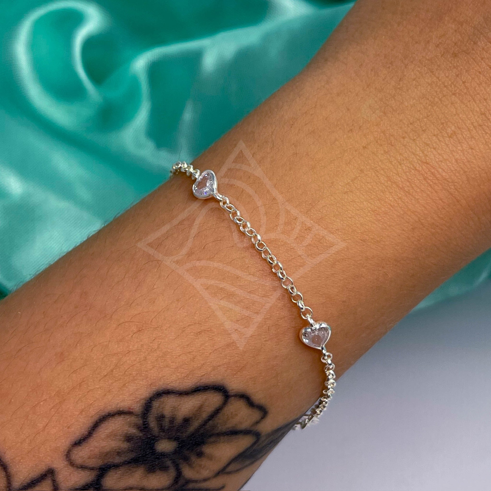 Pulseira 4 Pontos de Luz Coração Delicado
