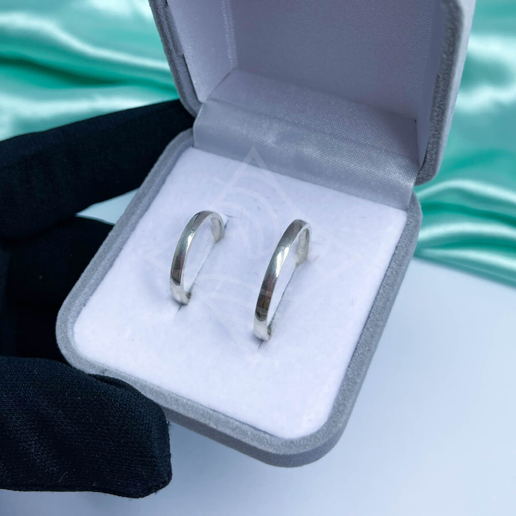 Par de Alianças Abaulada 2mm - Prata 950