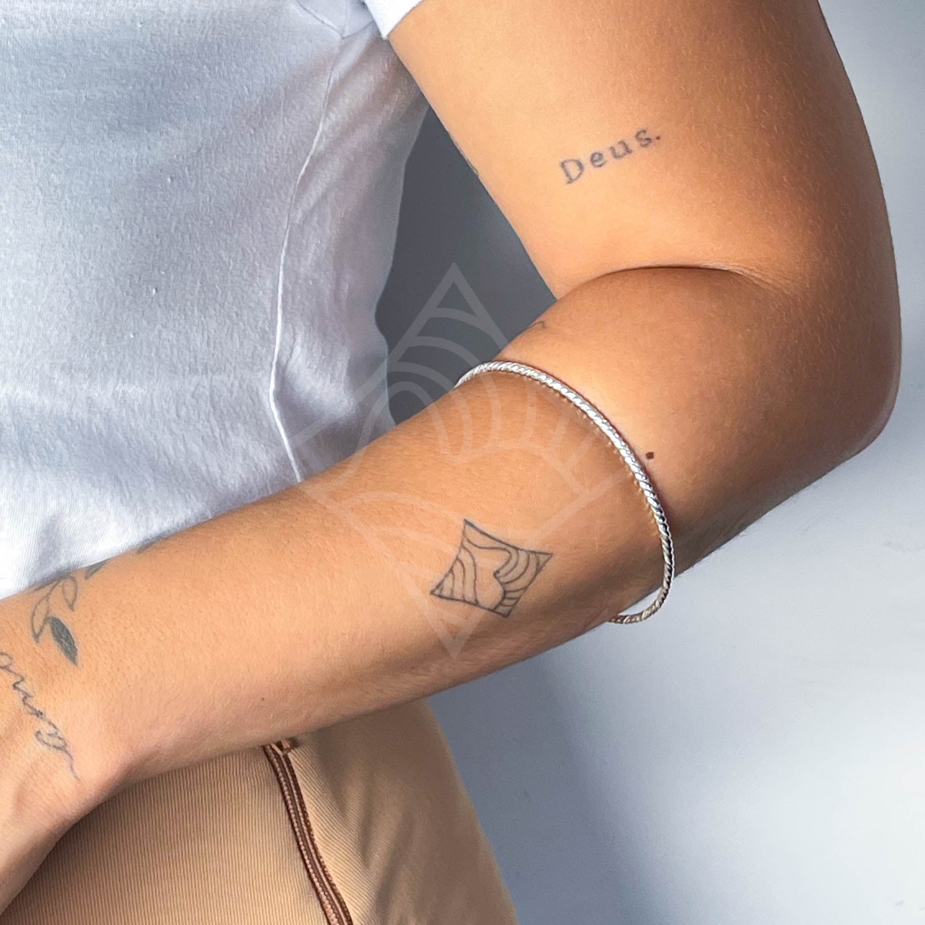 Bracelete Redondo Torcido