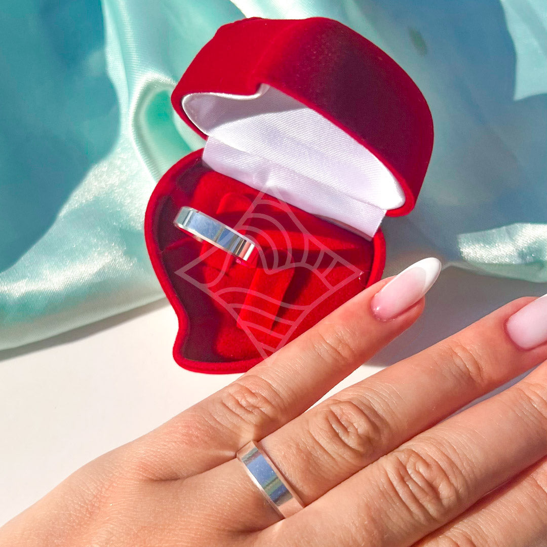 Par de Alianças Lisa Chanfrada 5mm - Prata 950