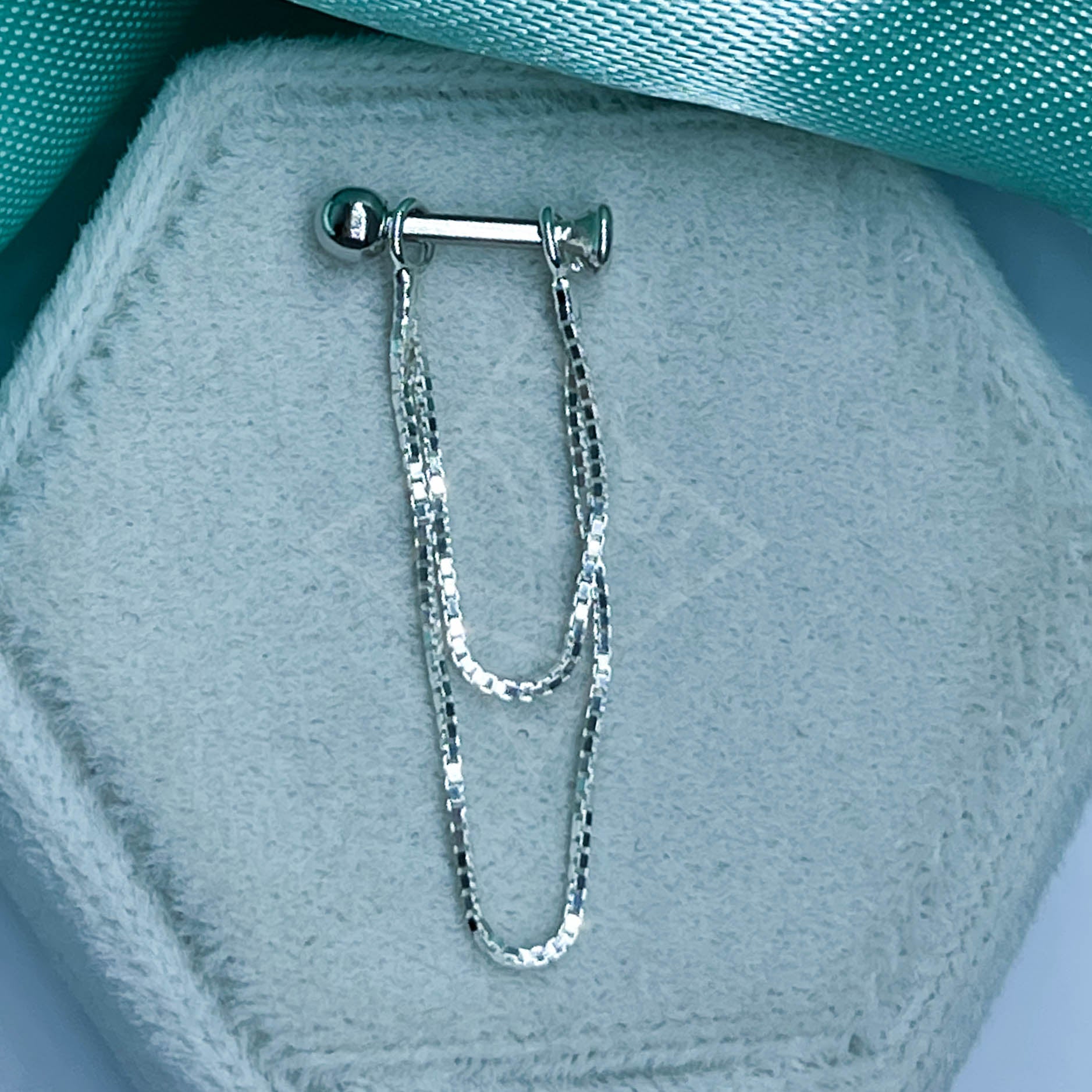 Piercing Ponto de Luz & Correntes