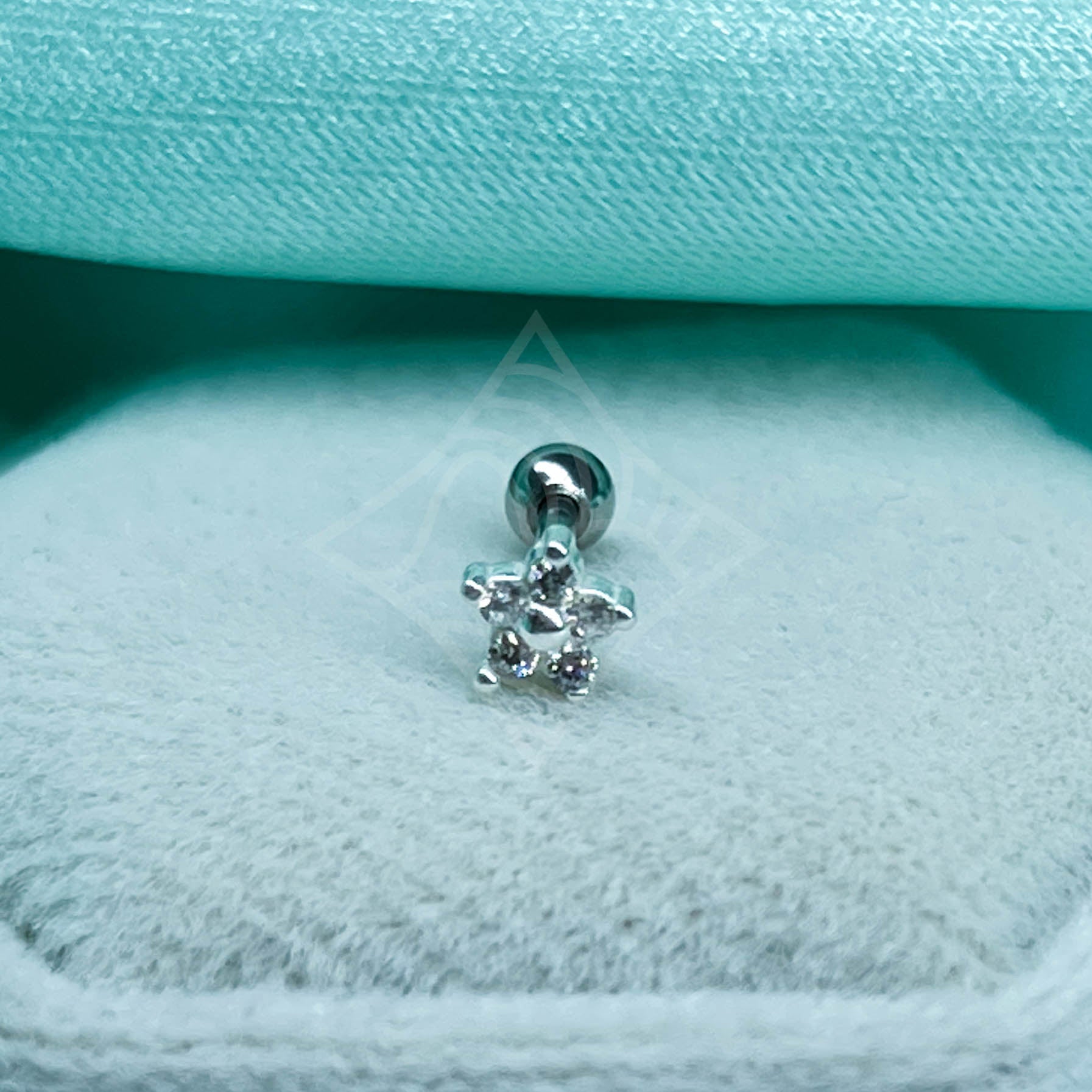 Piercing Jasmin Japão