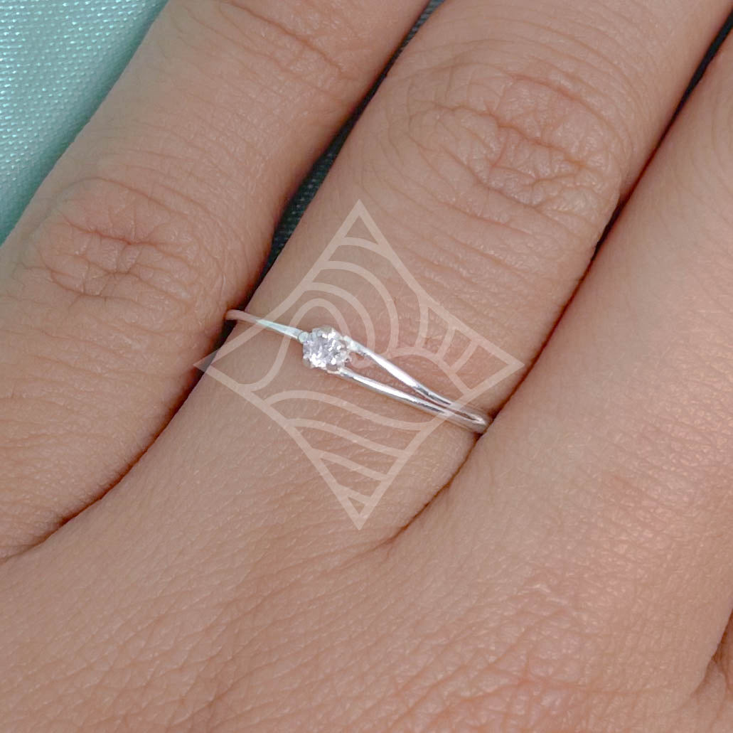 Anel Solitário Minimalista