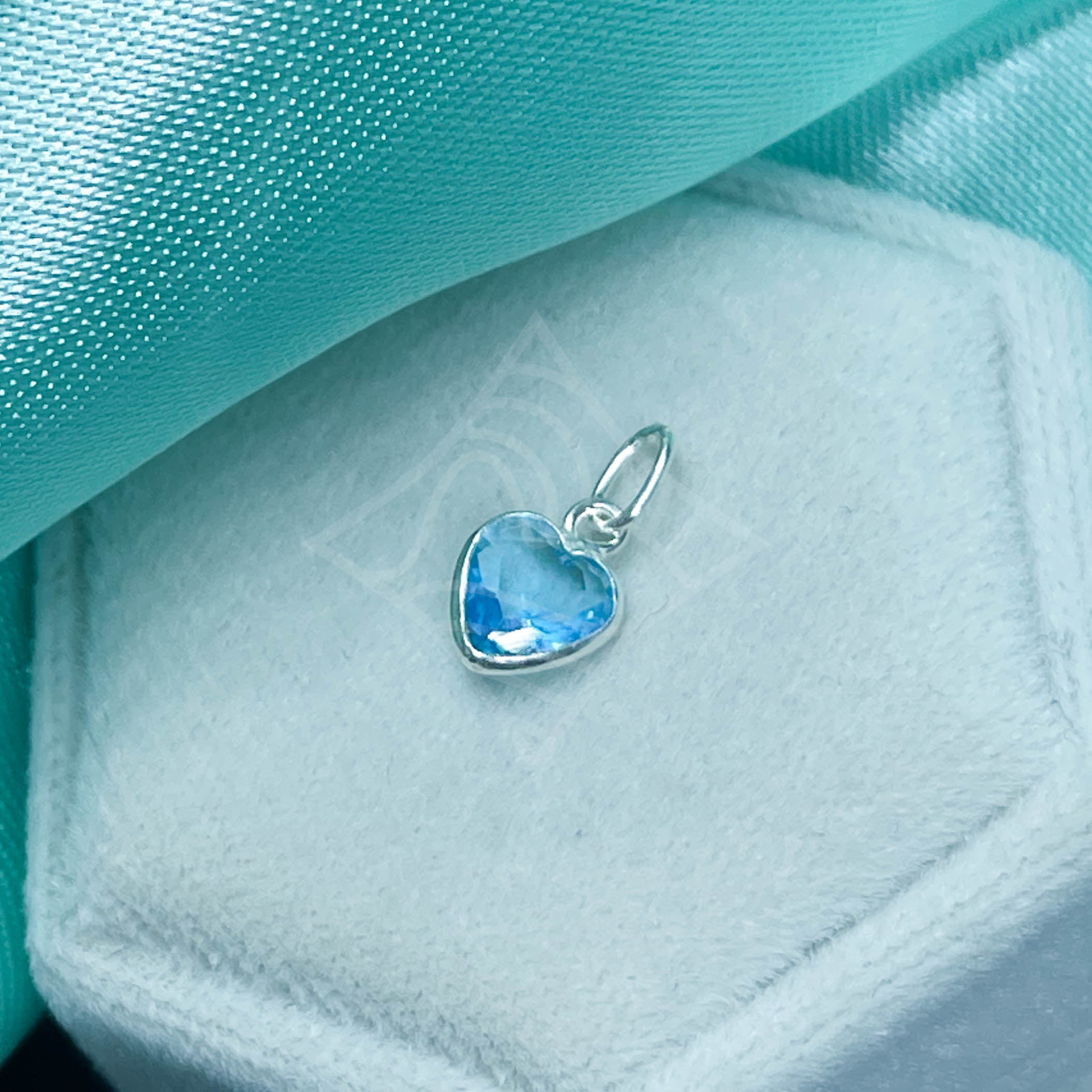 Pingente Ponto de Luz Coração