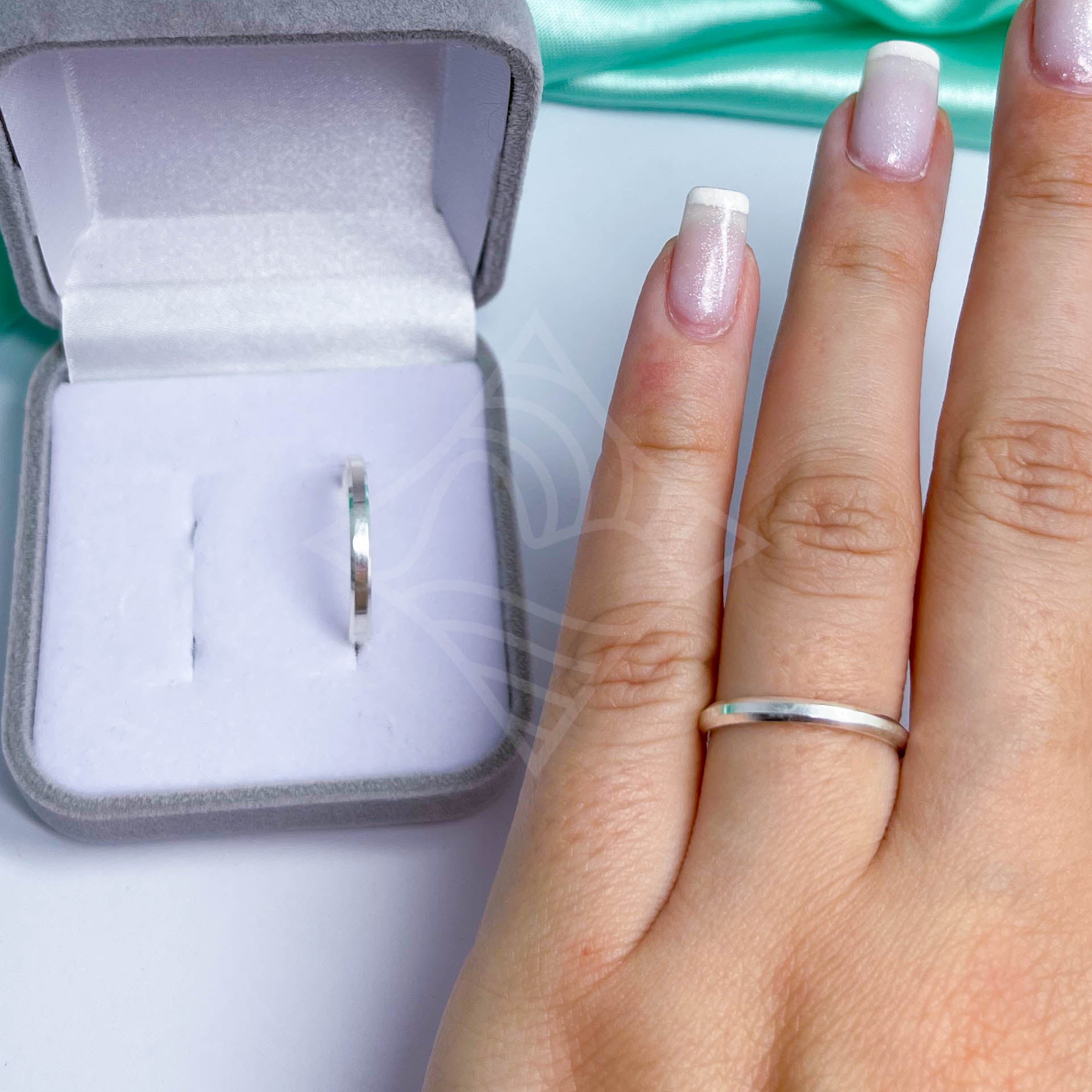 Par de Alianças Lisa Chanfrada 2mm - Prata 950