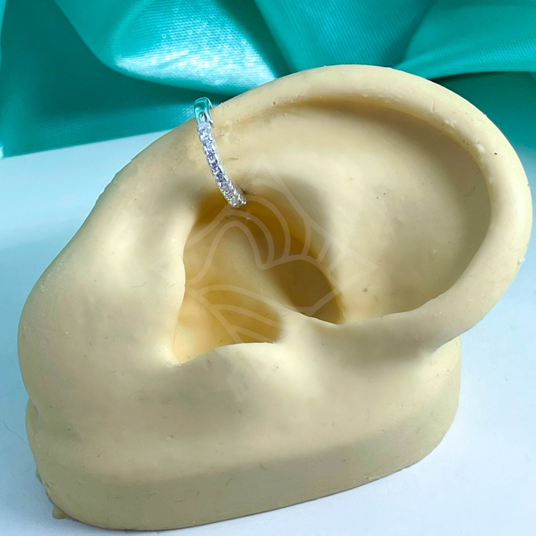 Piercing Argolinha Cravejada Cate