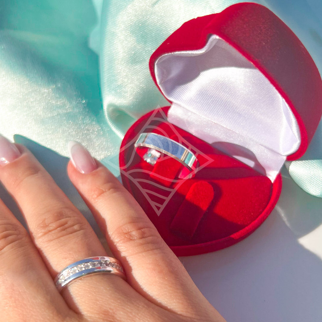 Par de Alianças Reta + Cravejada Central 5mm - Prata 950