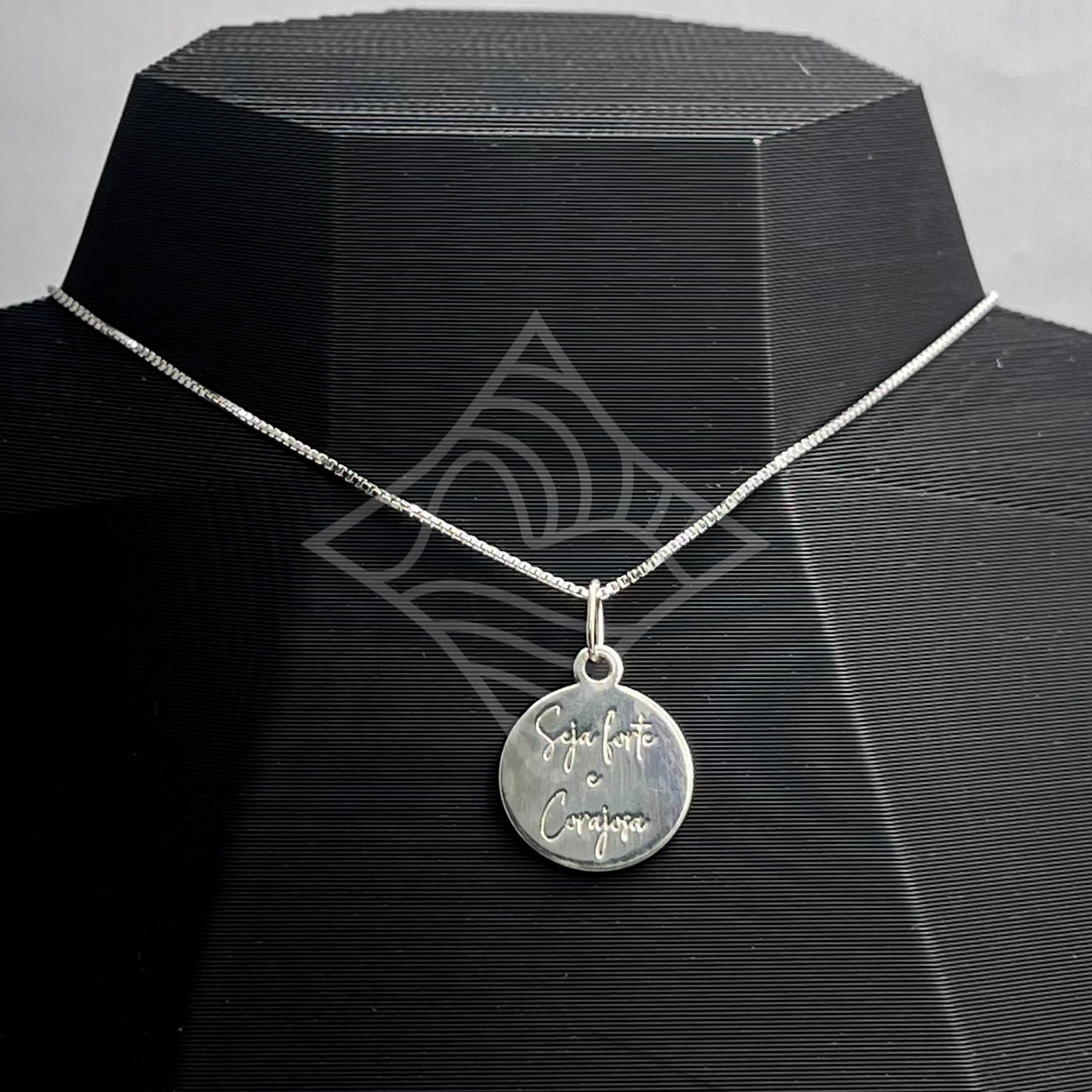 Colar Medalha Seja Forte e Corajosa