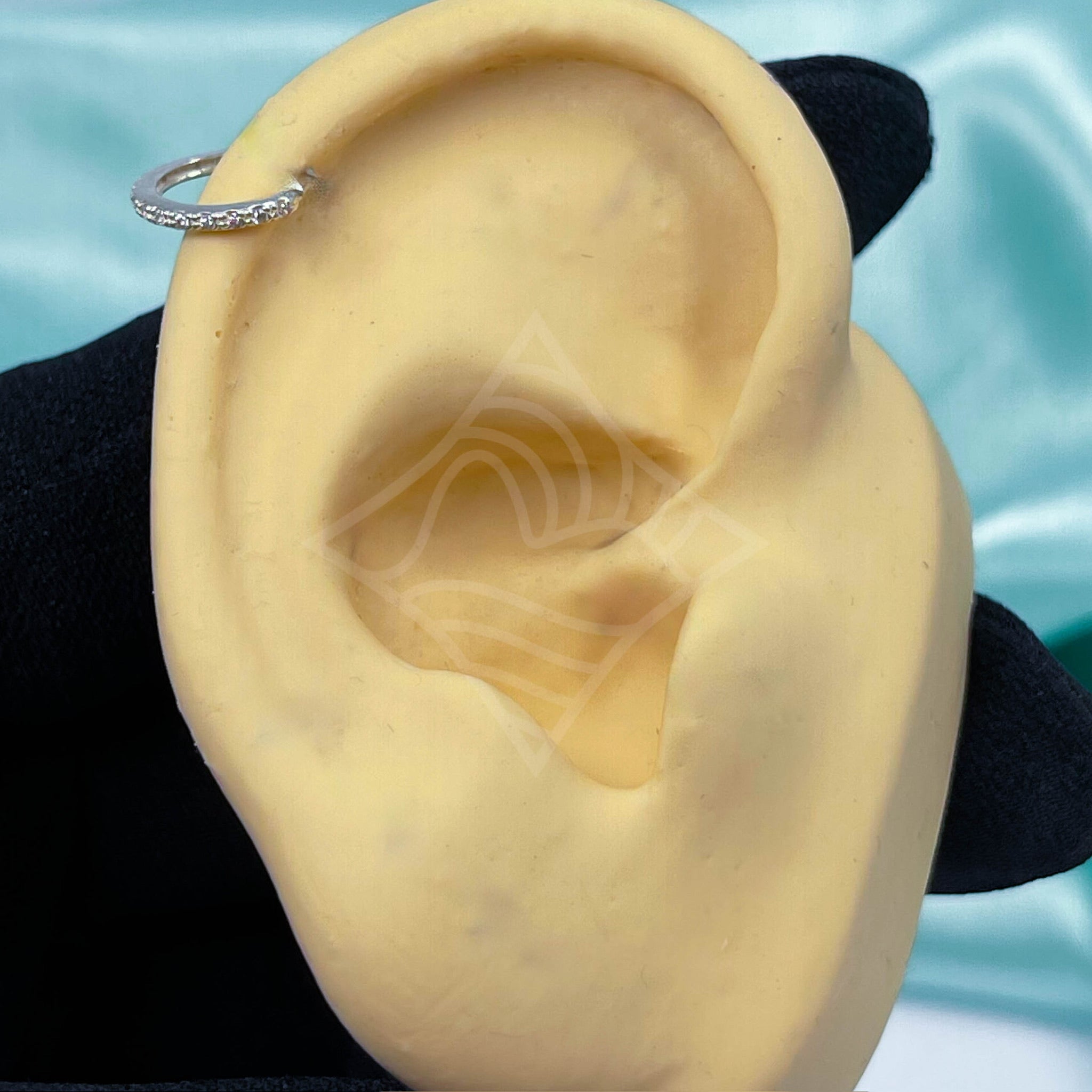 Piercing Argolinha Cravejada Luna