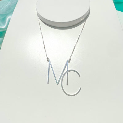 Colar Duas Iniciais Maiúsculas MC