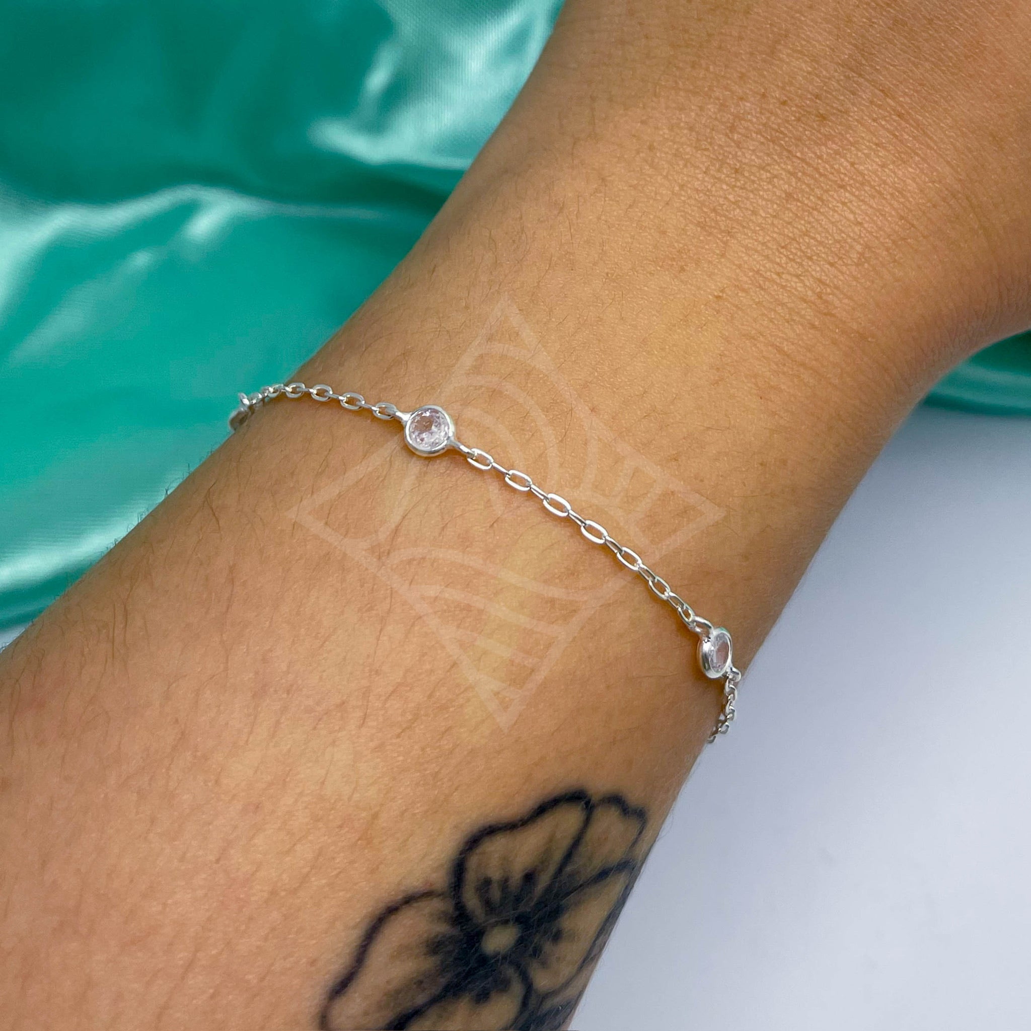 Pulseira 4 Pontos de Luz Delicado