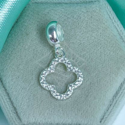 Pingente ou Berloque Trevo Van Cleef Cravejado