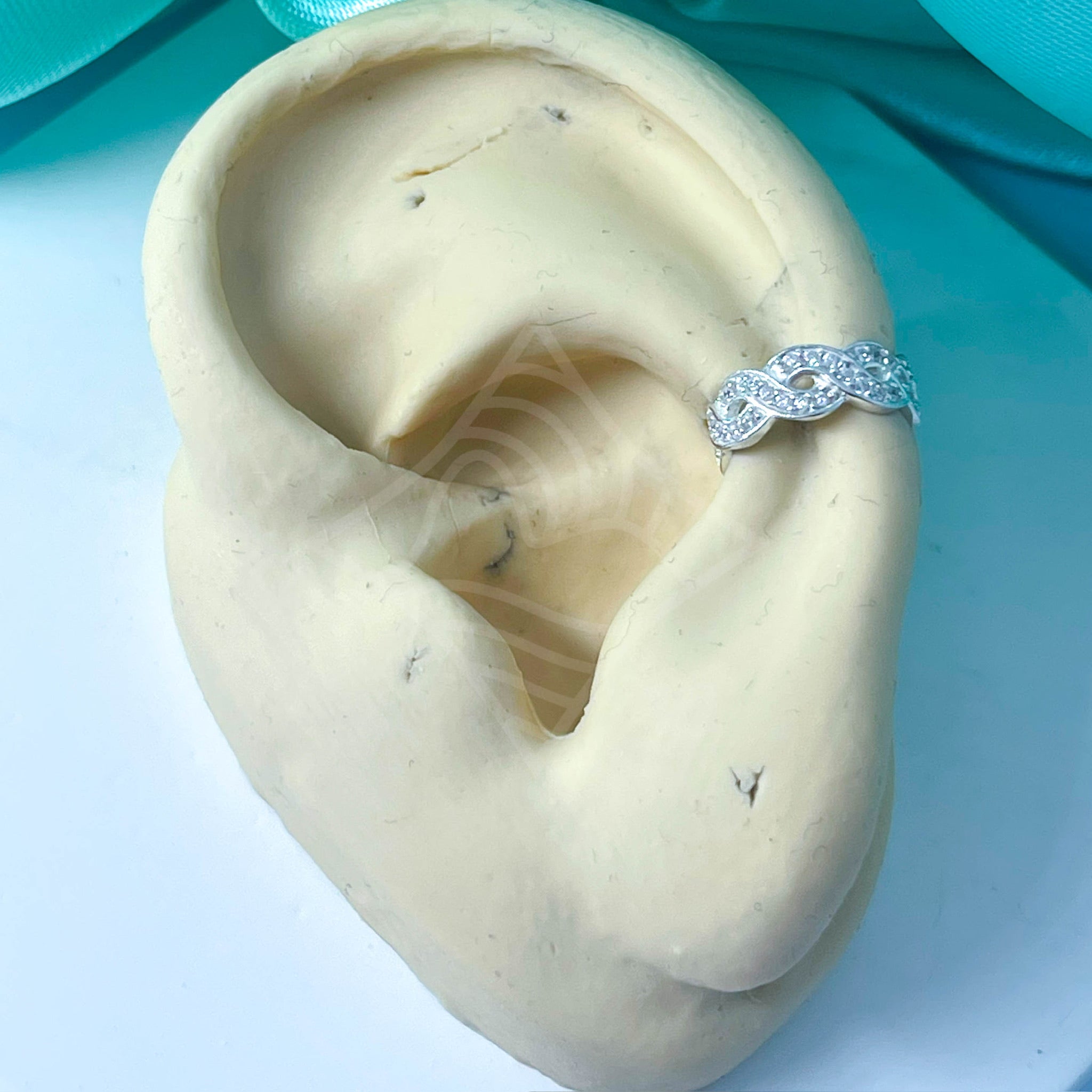 Piercing Fake França Cravejado Infinito