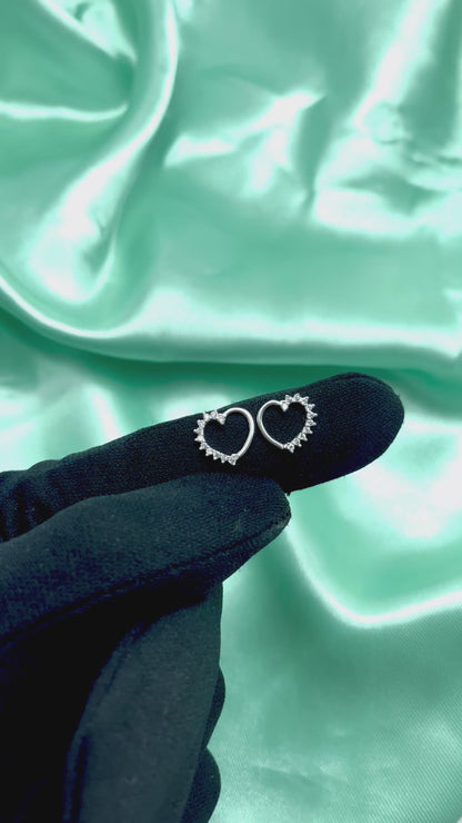 Piercing Coração Cravejado Day - helix ou daith