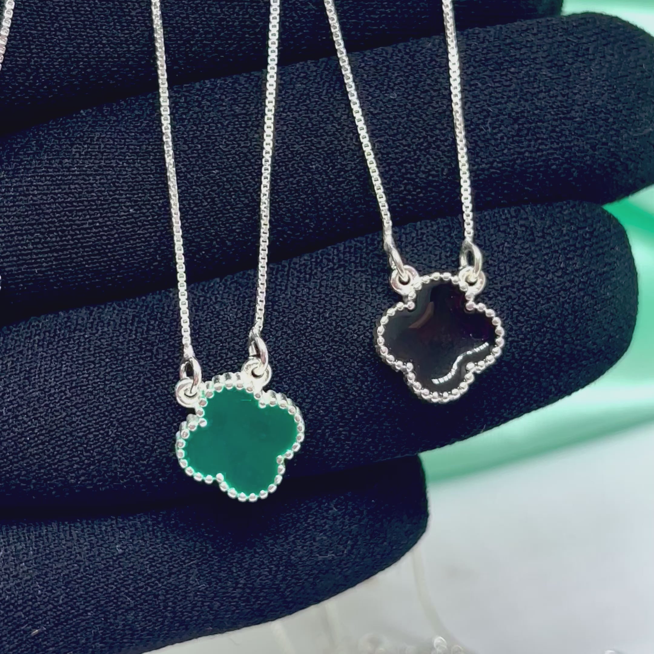 Colar Trevo Van Cleef Europa